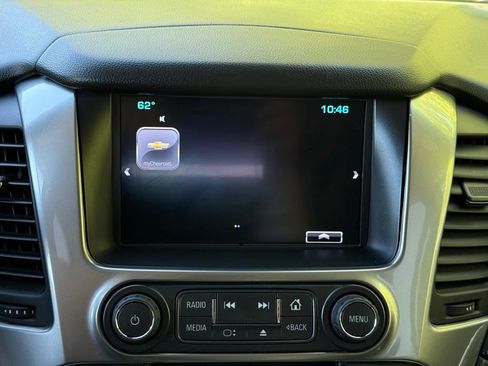 Used 2018 Chevrolet Suburban LT w/ Luxury Package AWD/4WD image 39