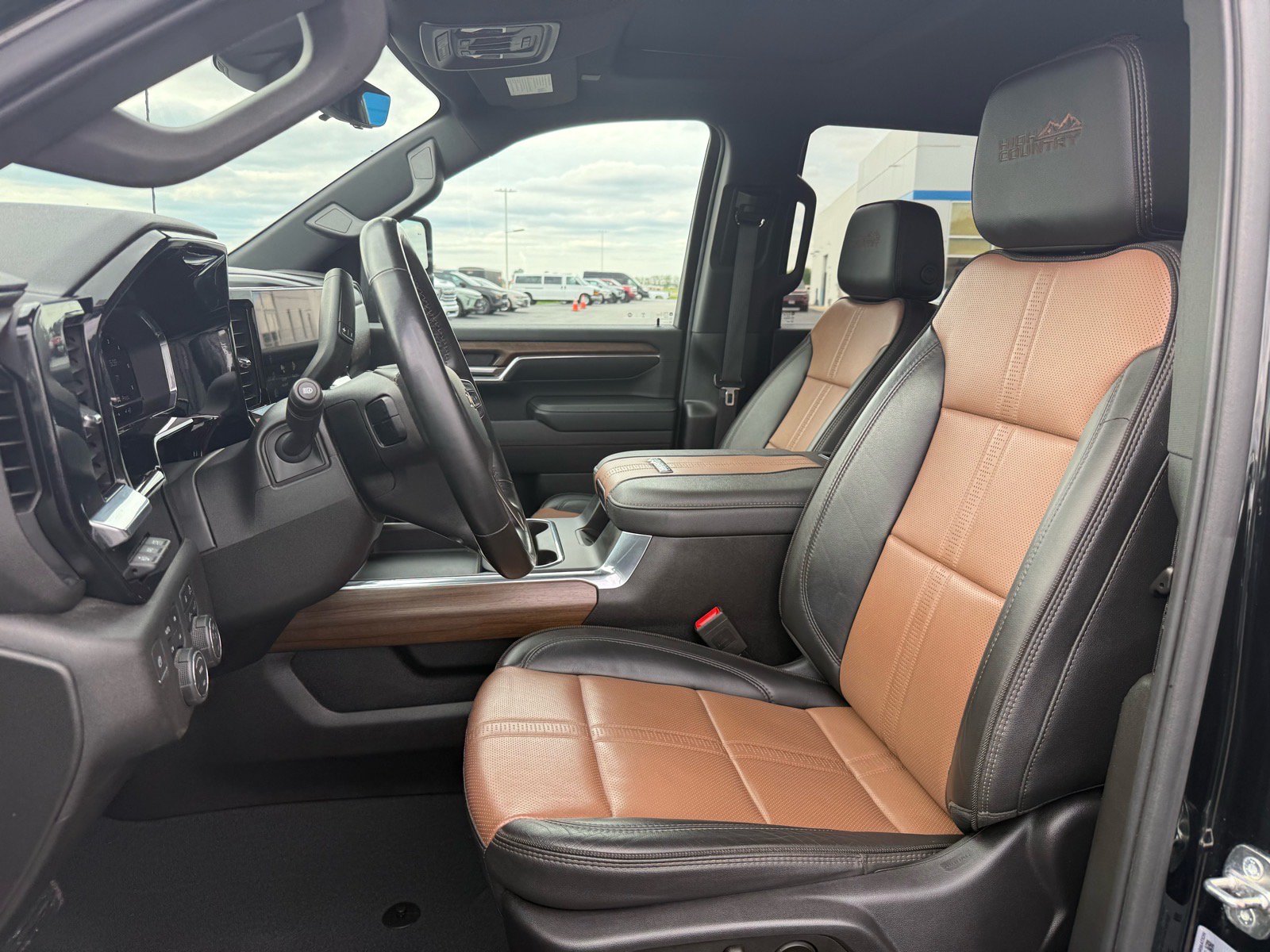 Used 2024 Chevrolet Silverado 2500 High Country w/ High Country Premium Package AWD/4WD image 16