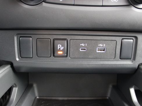 Certified 2025 Nissan Frontier S image 17