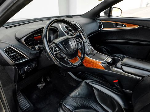 Used 2019 Lincoln Nautilus Select image 18