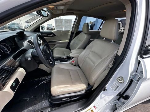 Used 2017 Honda Accord EX-L image 19