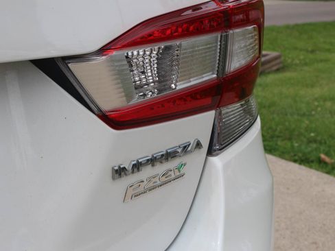 Used 2017 Subaru Impreza 2.0i Premium AWD/4WD image 41