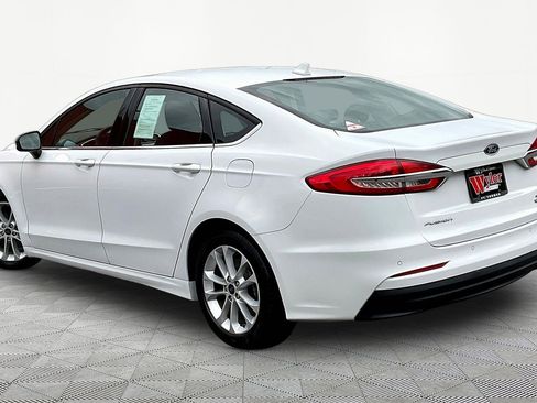 Used 2020 Ford Fusion SE image 4
