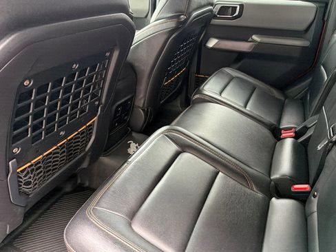 Used 2022 Ford Bronco Badlands image 11