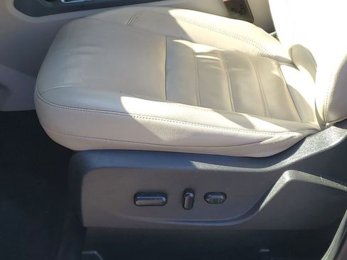Used 2019 Ford Escape Titanium FWD image 12