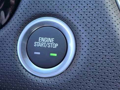 New 2025 Cadillac XT5 Luxury image 28