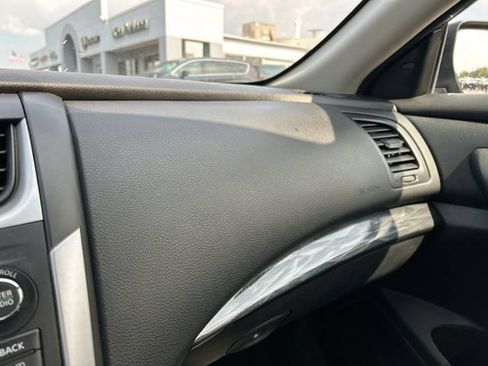 Used 2017 Nissan Altima 3.5 SL FWD image 39