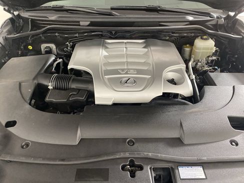 Used 2018 Lexus LX 570 4WD w/ Luxury Package image 36