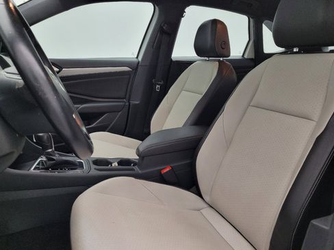 Used 2019 Volkswagen Jetta R-Line image 17