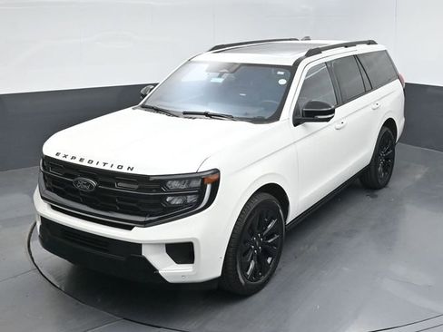 Certified 2025 Ford Expedition Platinum w/ Stealth Appearance Package AWD/4WD image 44