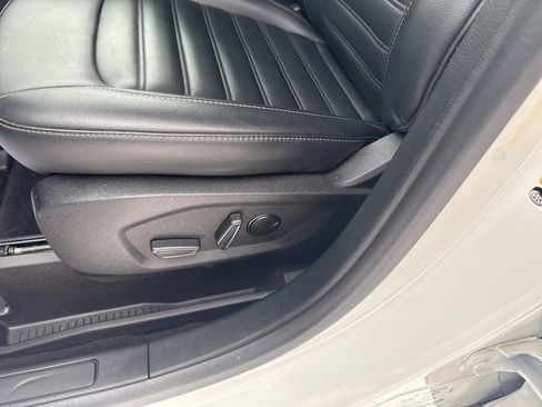 Used 2024 Ford Edge SEL image 19