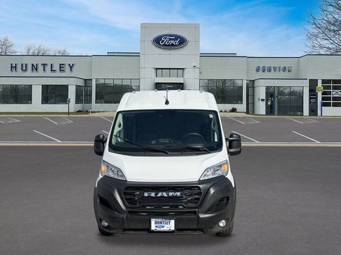 Used 2025 RAM ProMaster 2500 w/ Convenience Group FWD image 2