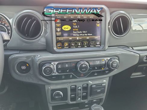 Used 2023 Jeep Gladiator Sport AWD/4WD image 20