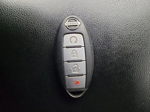 Used 2019 Nissan Pathfinder SL image 32