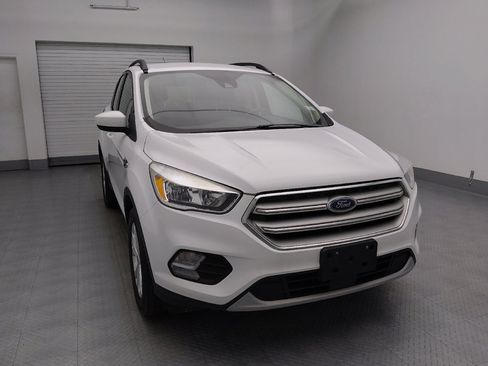 Used 2018 Ford Escape SE w/ Ford Safe & Smart Package FWD image 14