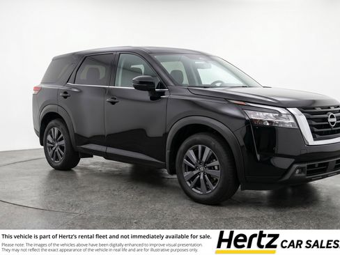 Used 2025 Nissan Pathfinder SV image 1