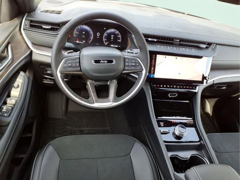 New 2026 Jeep Grand Cherokee L 4WD image 13