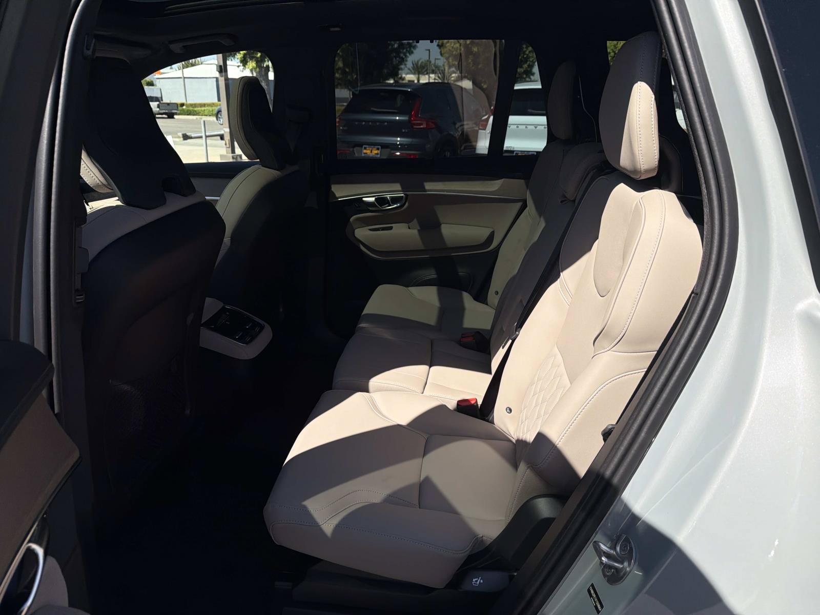 New 2027 Volvo XC90 B6 Plus AWD/4WD image 17