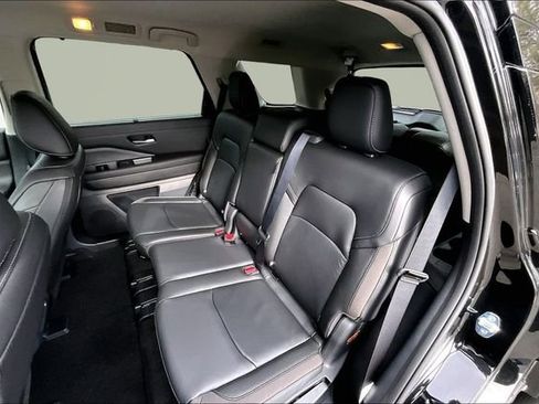 New 2025 Nissan Pathfinder SL image 10