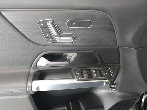 Certified 2026 Mercedes-Benz GLB 250 4MATIC image 6