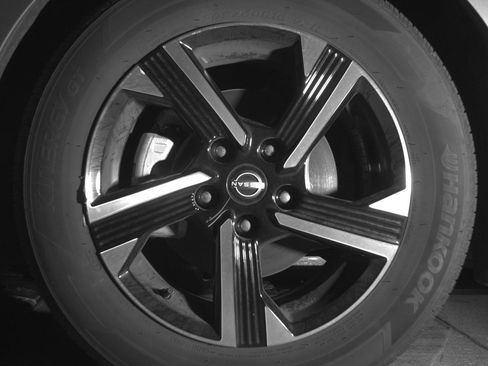 Used 2025 Nissan Sentra SV image 12