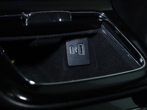 Used 2023 Lincoln Nautilus Reserve AWD/4WD image 28