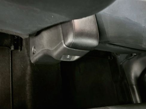 Used 2024 Nissan Versa SV FWD image 27