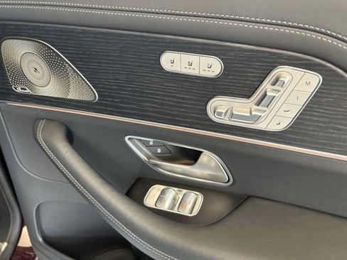 Used 2023 Mercedes-Benz Maybach GLS 600 4MATIC image 43