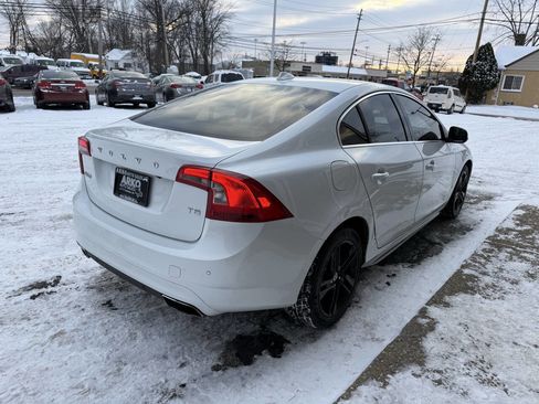 Used 2015 Volvo S60 T5 Premier Plus image 9