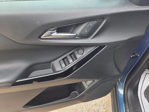 Used 2025 Chevrolet Equinox LT w/ Convenience Package II image 17