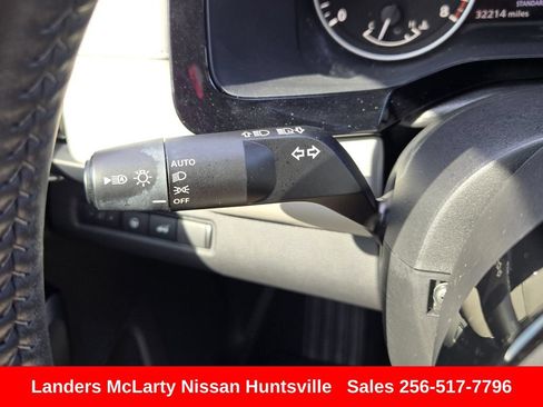 Used 2023 Nissan Pathfinder SL w/ SL Premium Package FWD image 29