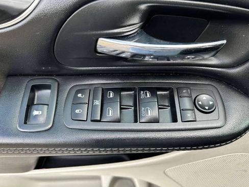 Used 2018 Dodge Grand Caravan SXT FWD image 13