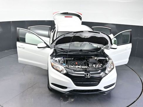 Used 2018 Honda HR-V LX image 40
