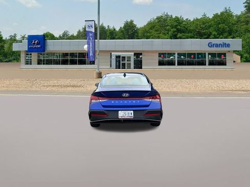 Certified 2025 Hyundai Elantra Sport FWD image 8