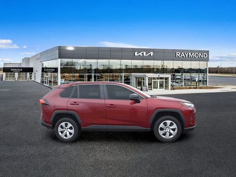 Used 2023 Toyota RAV4 LE FWD image 2