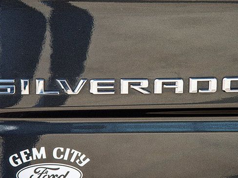 Used 2019 Chevrolet Silverado 1500 LT Trail Boss image 17