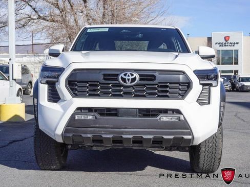 Used 2024 Toyota Tacoma TRD Off-Road image 16