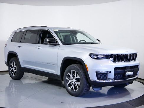 Used 2024 Jeep Grand Cherokee L Limited w/ Luxury Tech Group II image 2