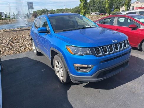 Used 2019 Jeep Compass Latitude w/ Cold Weather Group AWD/4WD image 3
