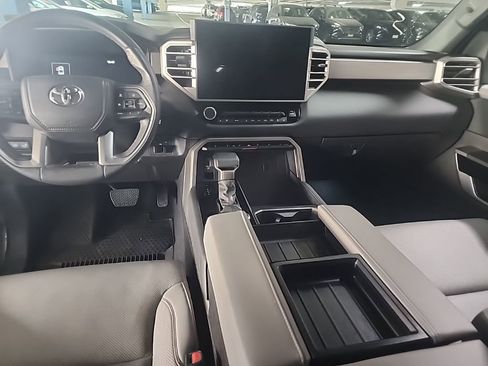 Used 2025 Toyota Tundra Limited image 5
