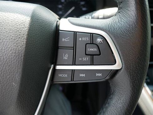 Certified 2023 Toyota Sienna XLE image 23