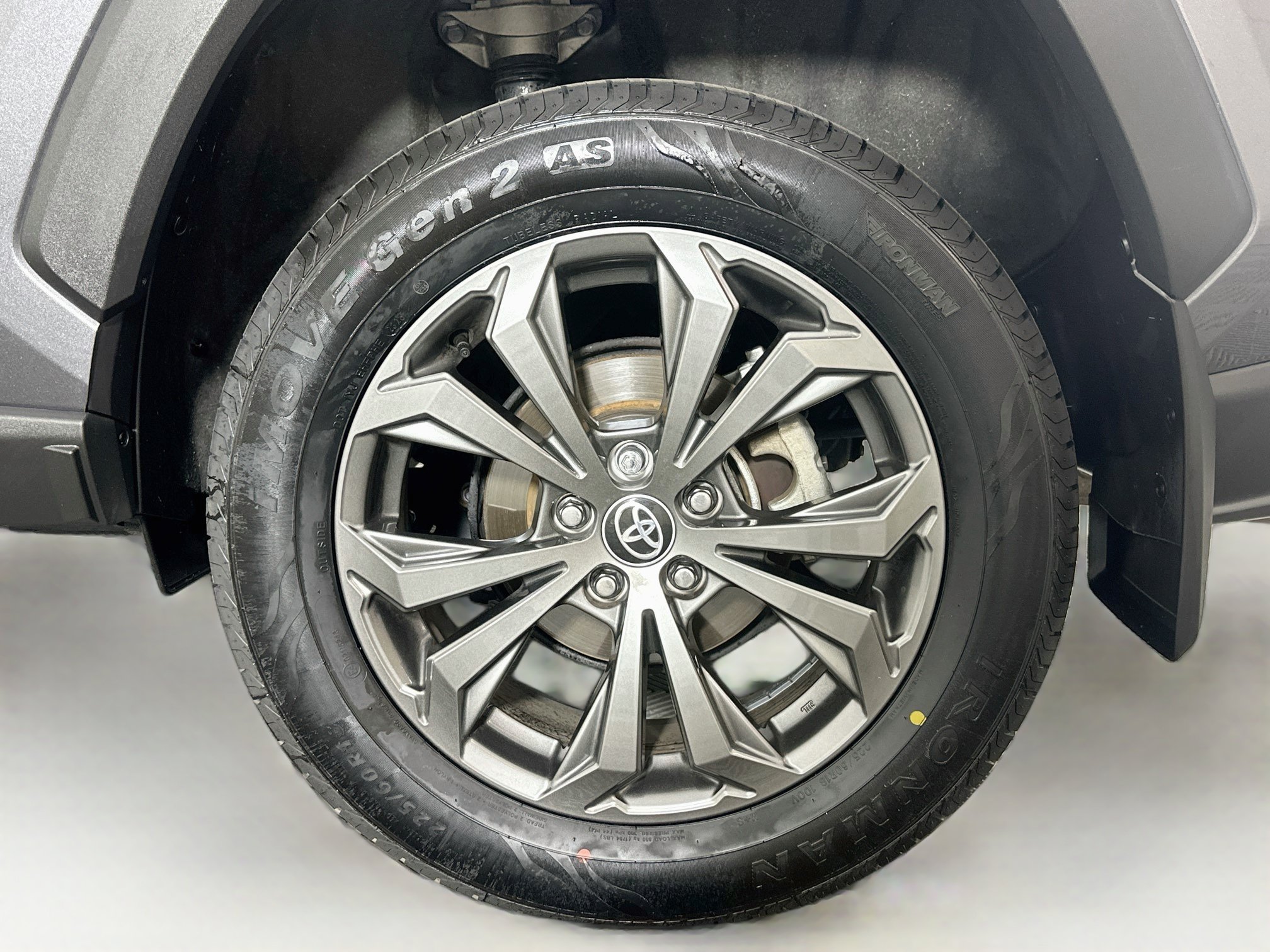 Used 2022 Toyota RAV4 XLE Premium AWD/4WD image 11