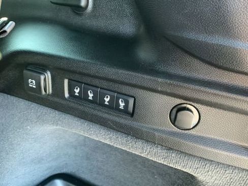 Used 2023 Jeep Grand Cherokee L Overland image 31