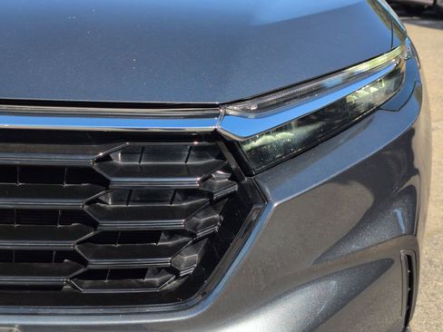 Used 2023 Honda CR-V EX image 10