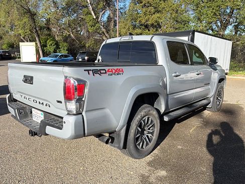 Used 2021 Toyota Tacoma TRD Sport w/ TRD Premium Sport Package image 5