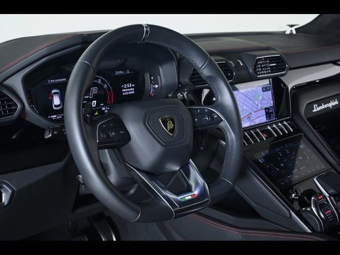 Used 2024 Lamborghini Urus S AWD/4WD image 30