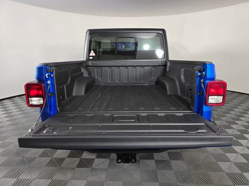 New 2026 Jeep Gladiator Sport AWD/4WD image 15