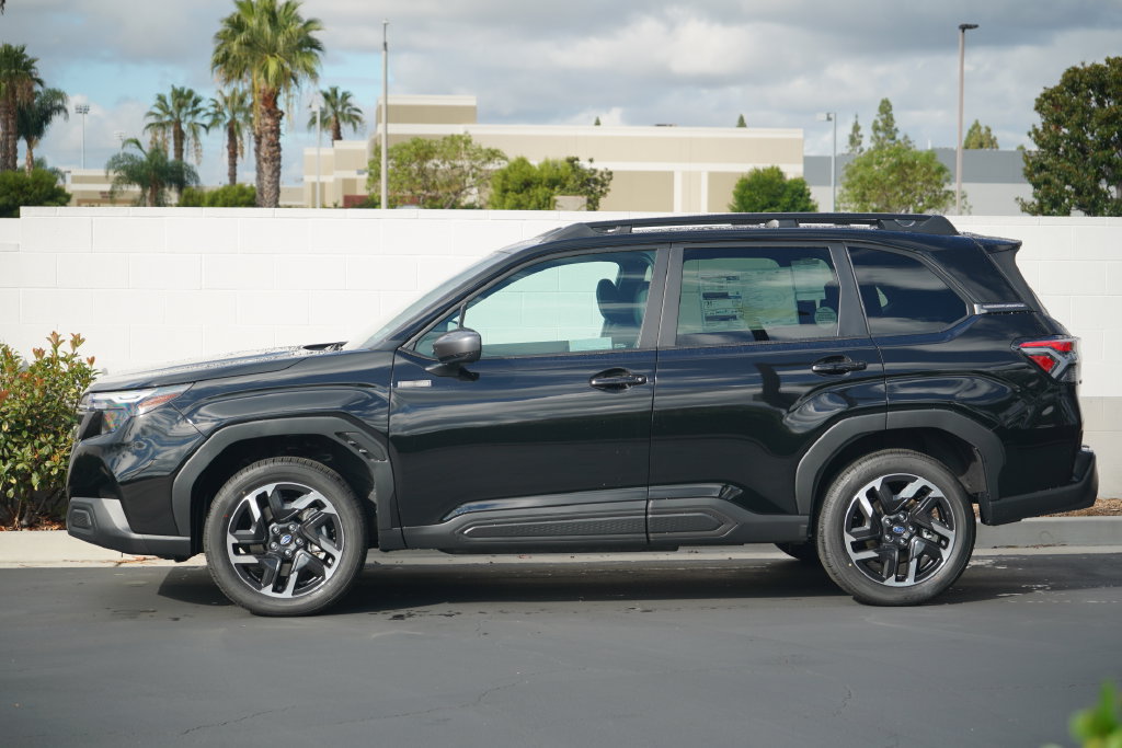 New 2026 Subaru Forester Premium AWD/4WD image 3