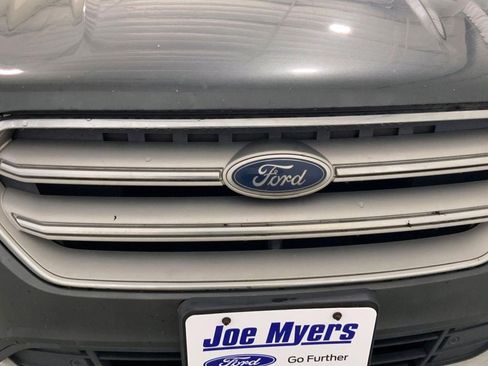 Used 2019 Ford Escape Titanium image 27