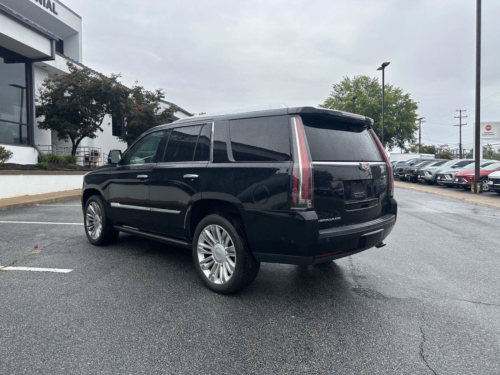 Used 2017 Cadillac Escalade Platinum AWD/4WD image 3